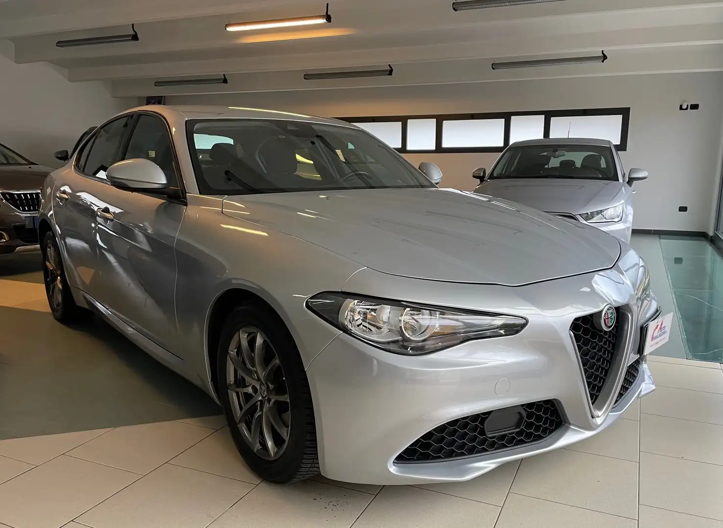 Alfa Romeo Giulia Giulia 2016 2.2 t Business 136cv Grigio - 2