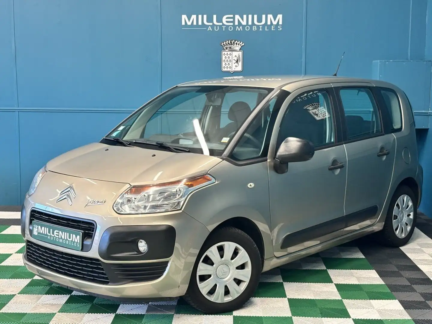 Citroen C3 Picasso 1.4 VTI CONFORT Beige - 1