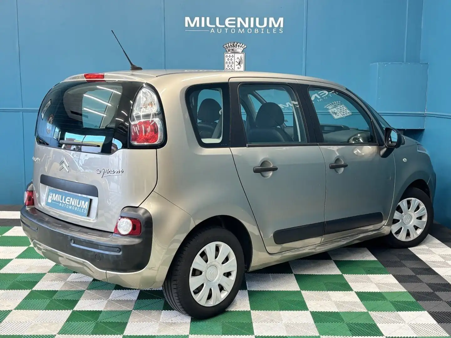 Citroen C3 Picasso 1.4 VTI CONFORT Beige - 2
