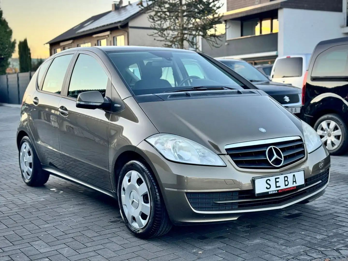 Mercedes-Benz A 160 '2.Hand'Navi'Start/Stop'4/5Tür'Euro5' Braun - 1