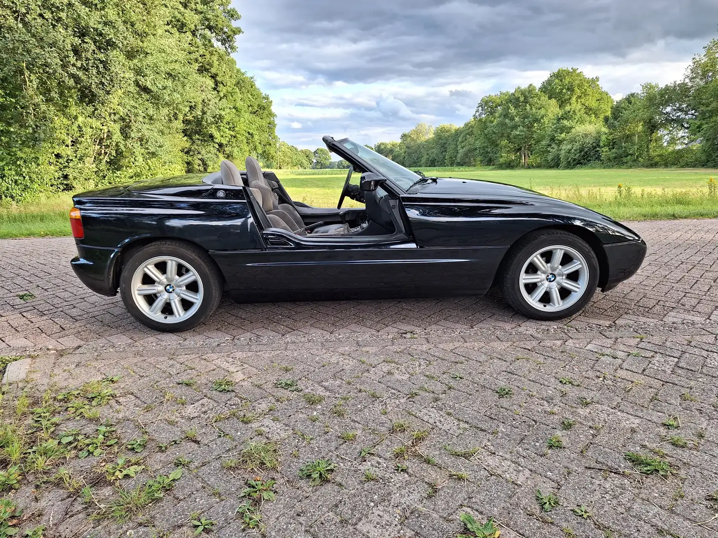 BMW Z1 2.5i 6-cyl. traumschwarz 139000 km Black - 1