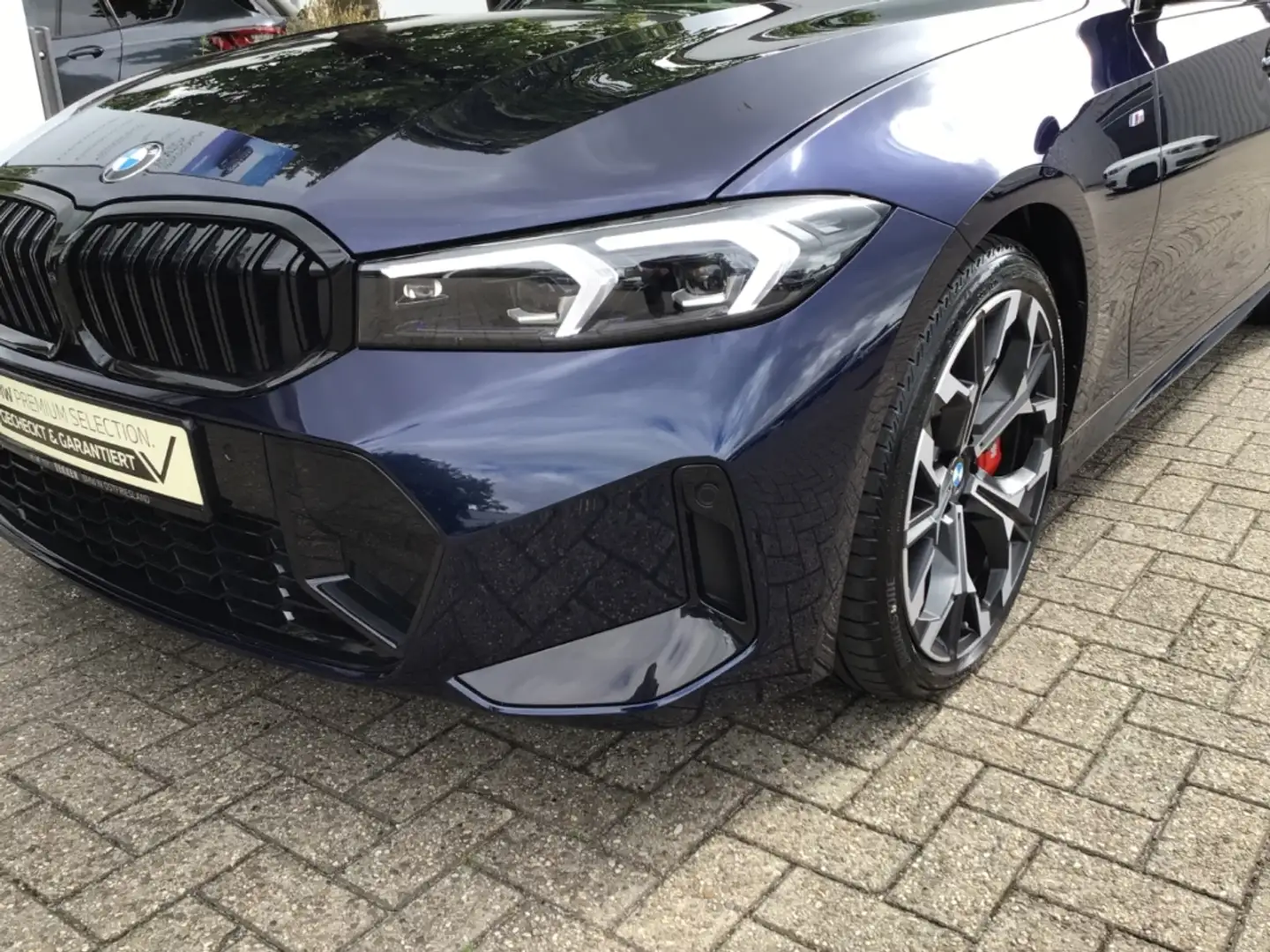 BMW 320 d Touring xDrive M Sport Pro Blau - 2
