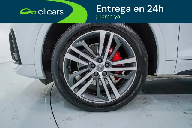 Audi Q5 view 11