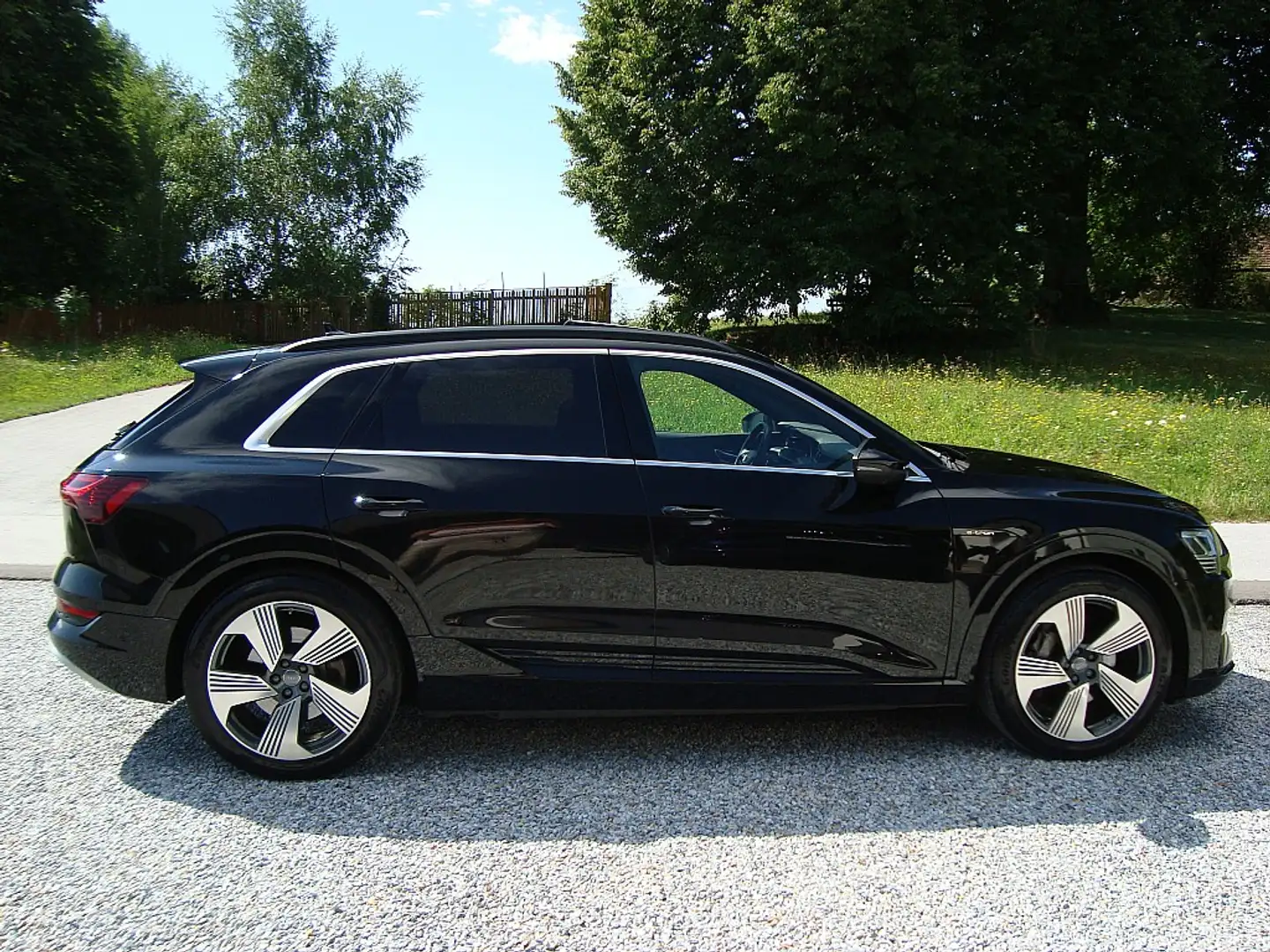 Audi e-tron 55 quattro 95kWh Advanced Richtig Voll !! Noir - 1
