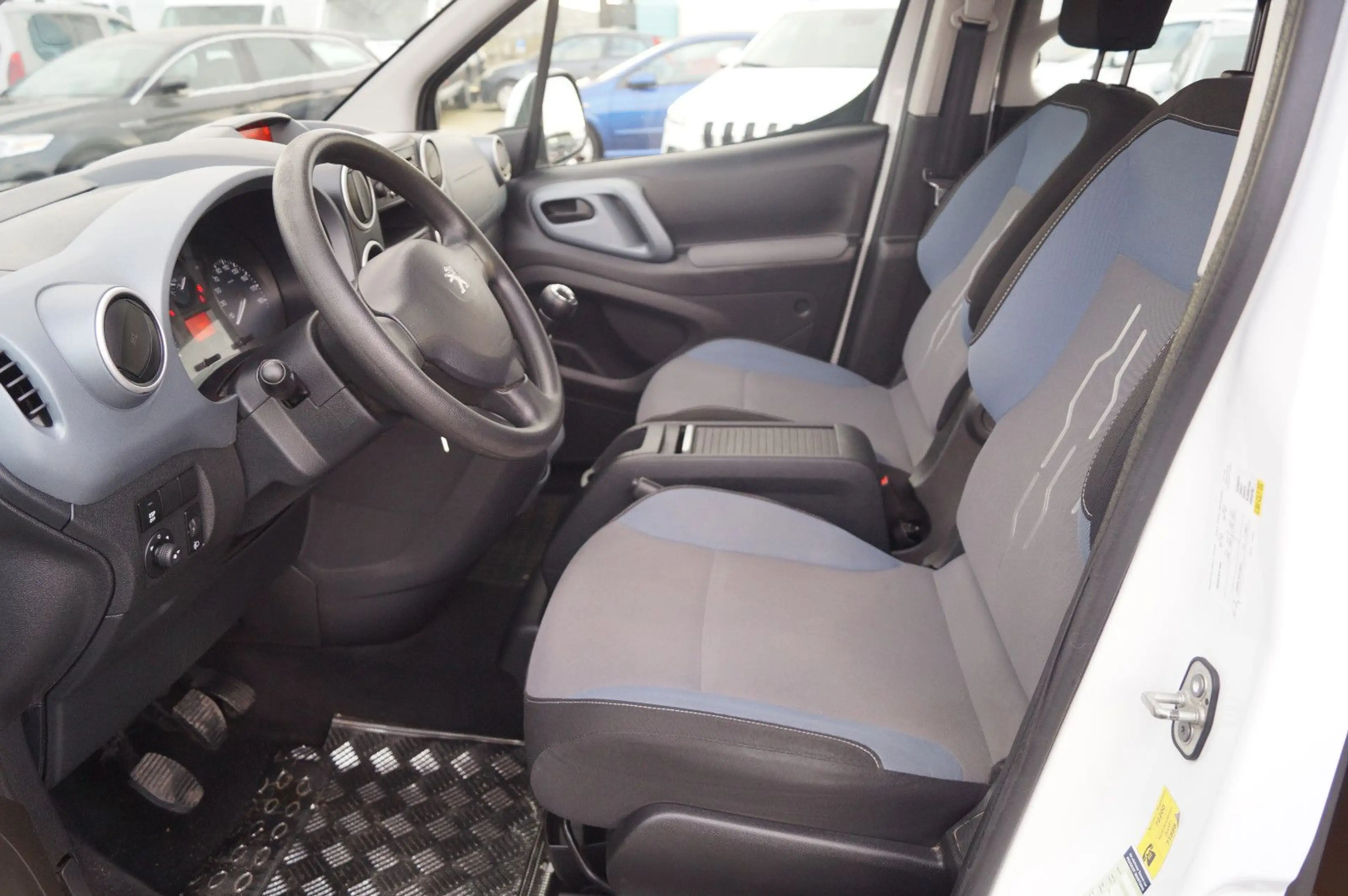Peugeot Partner Active Klima PDC — photo 14