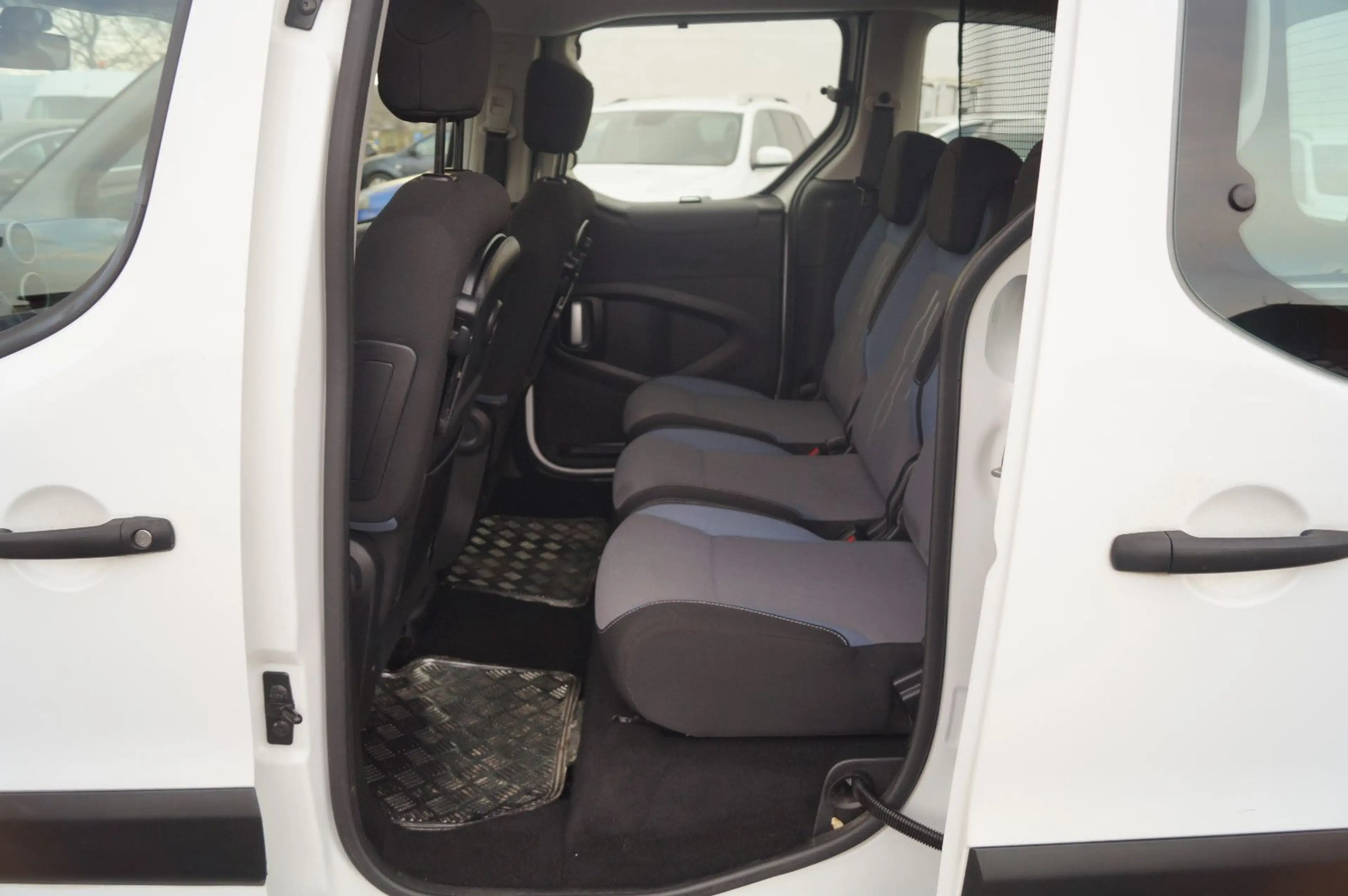 Peugeot Partner Active Klima PDC — photo 12