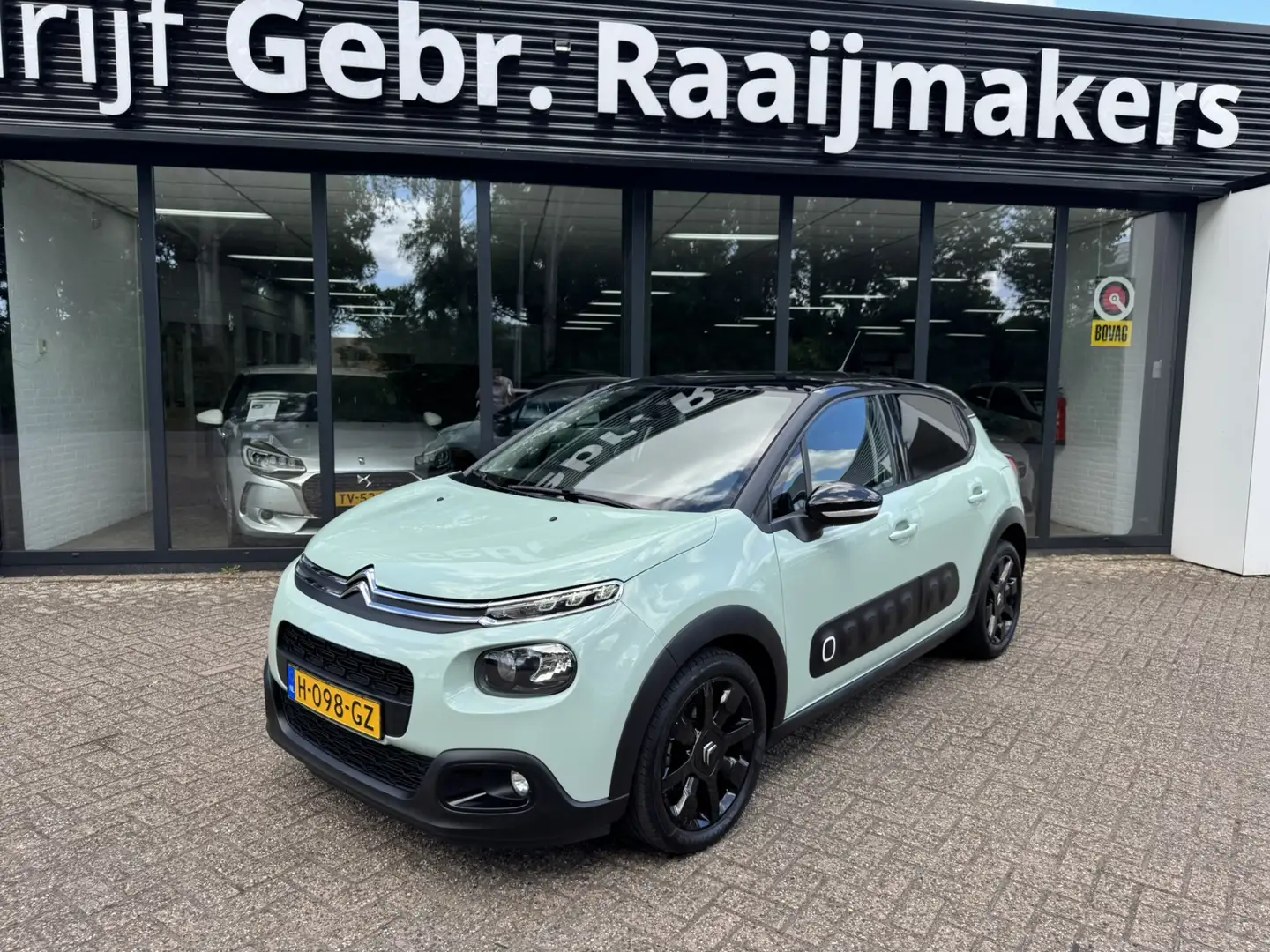 Citroen C3 1.2 PureTech S&S Shine*Navi*Camera* Groen - 1