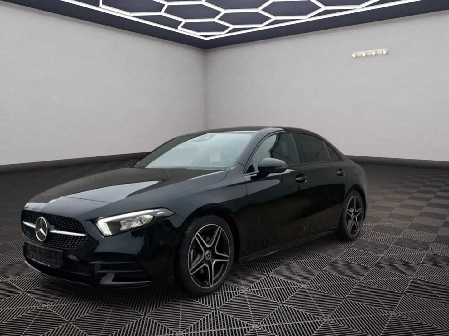 Mercedes-Benz A 200 Sedán Weiß - 1