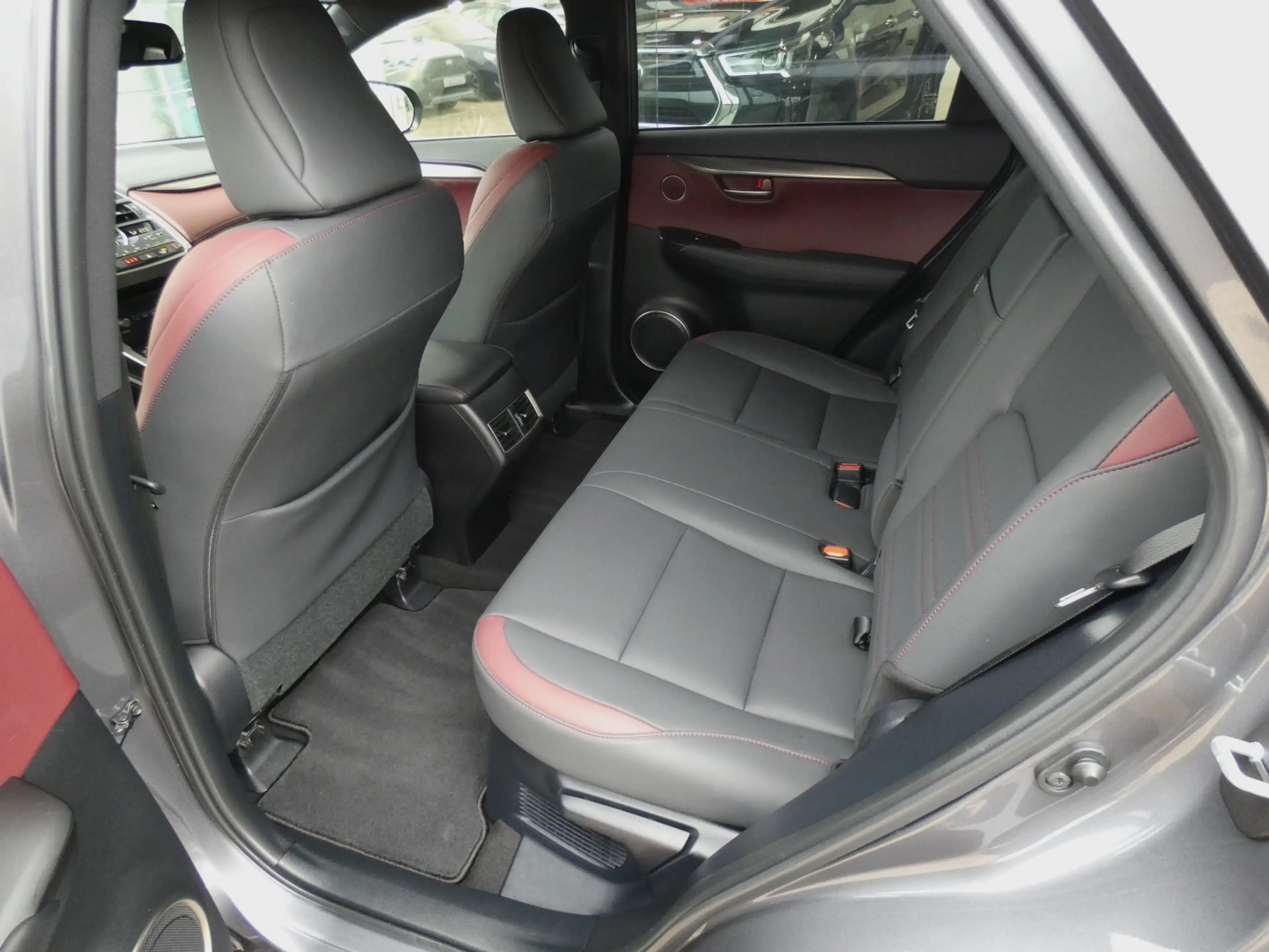 Lexus NX 300h Hybrid AWD BLACK LINE +LEDER +TREKHAAK +DODEHOEK — photo 9