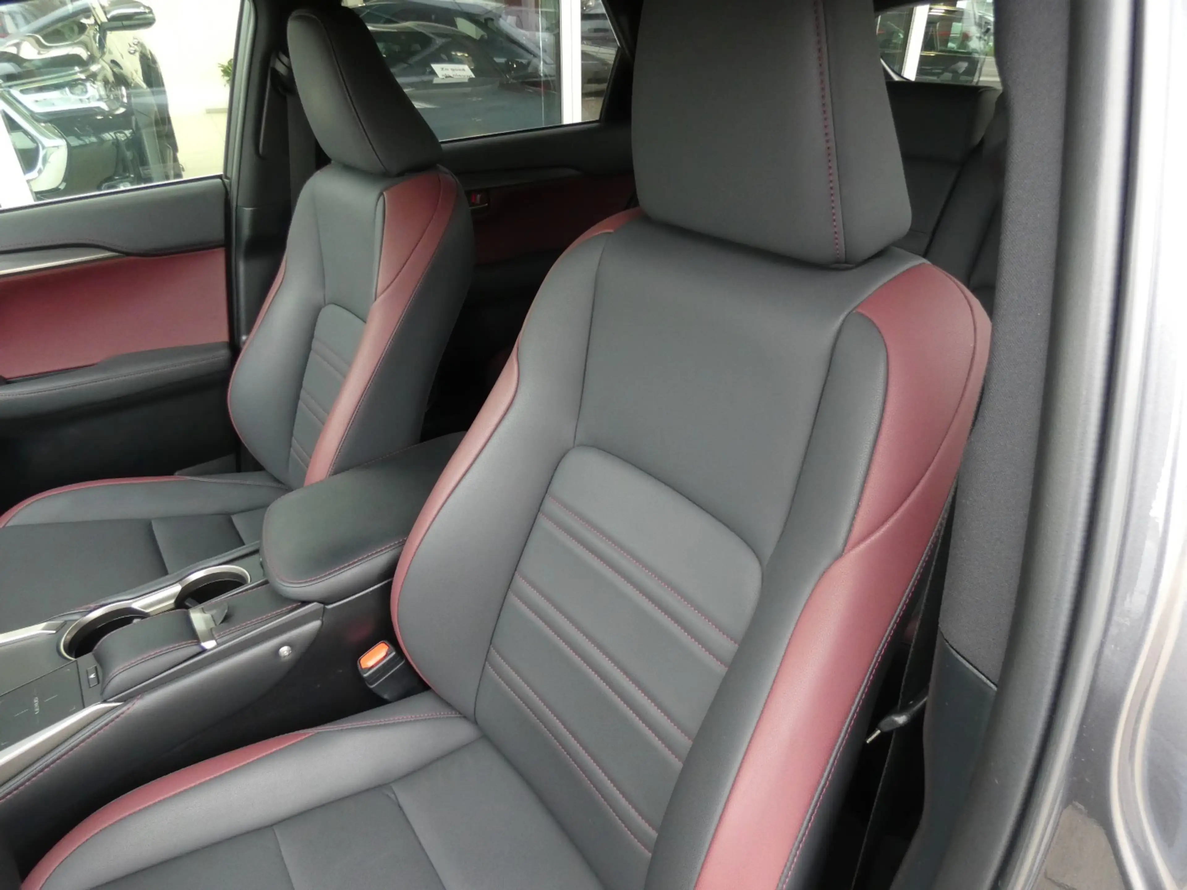 Lexus NX 300h Hybrid AWD BLACK LINE +LEDER +TREKHAAK +DODEHOEK — photo 11