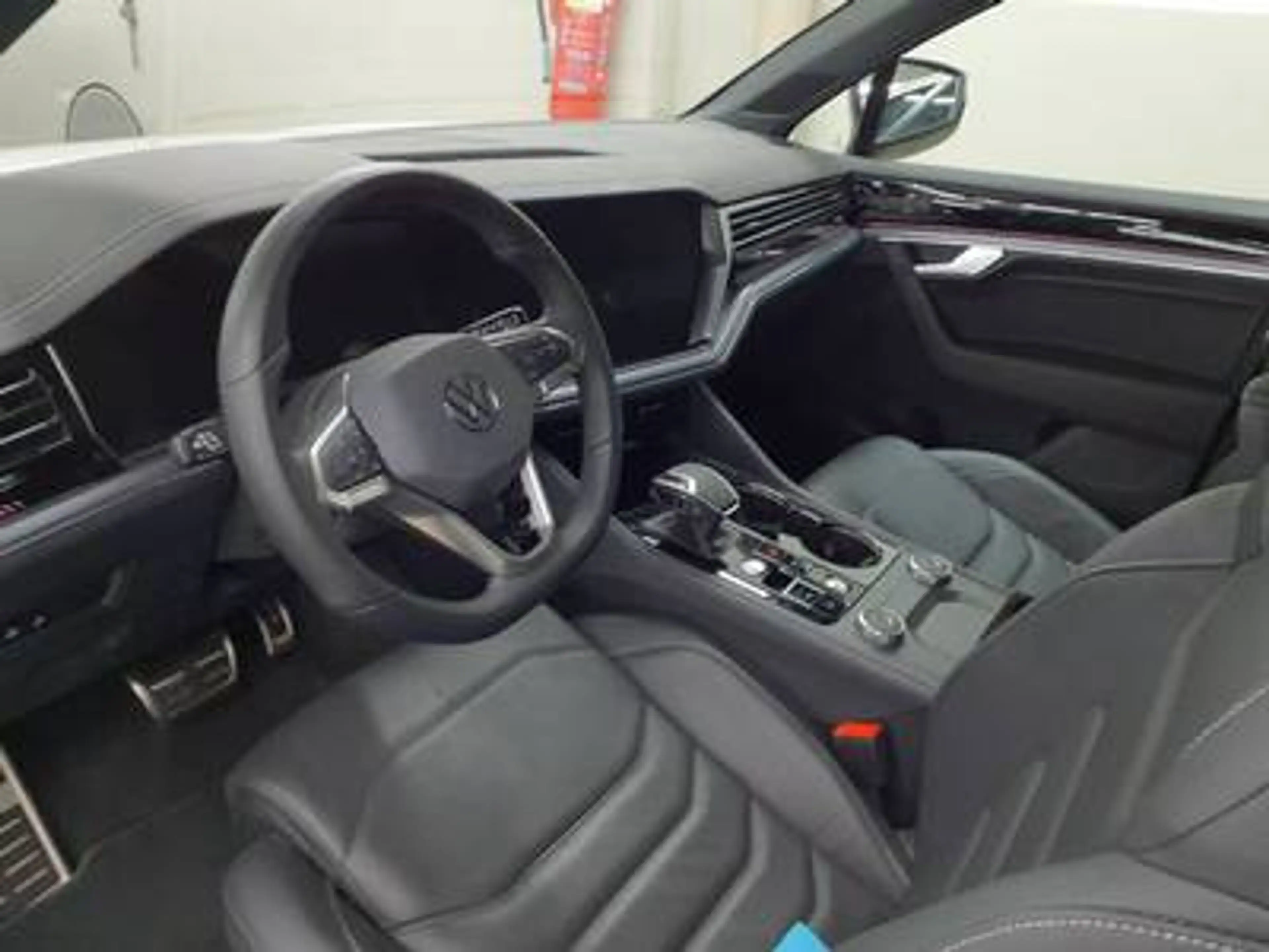 Volkswagen Touareg R-Line 3.0TDI +AHK+LUFT+HUD+ — photo 4