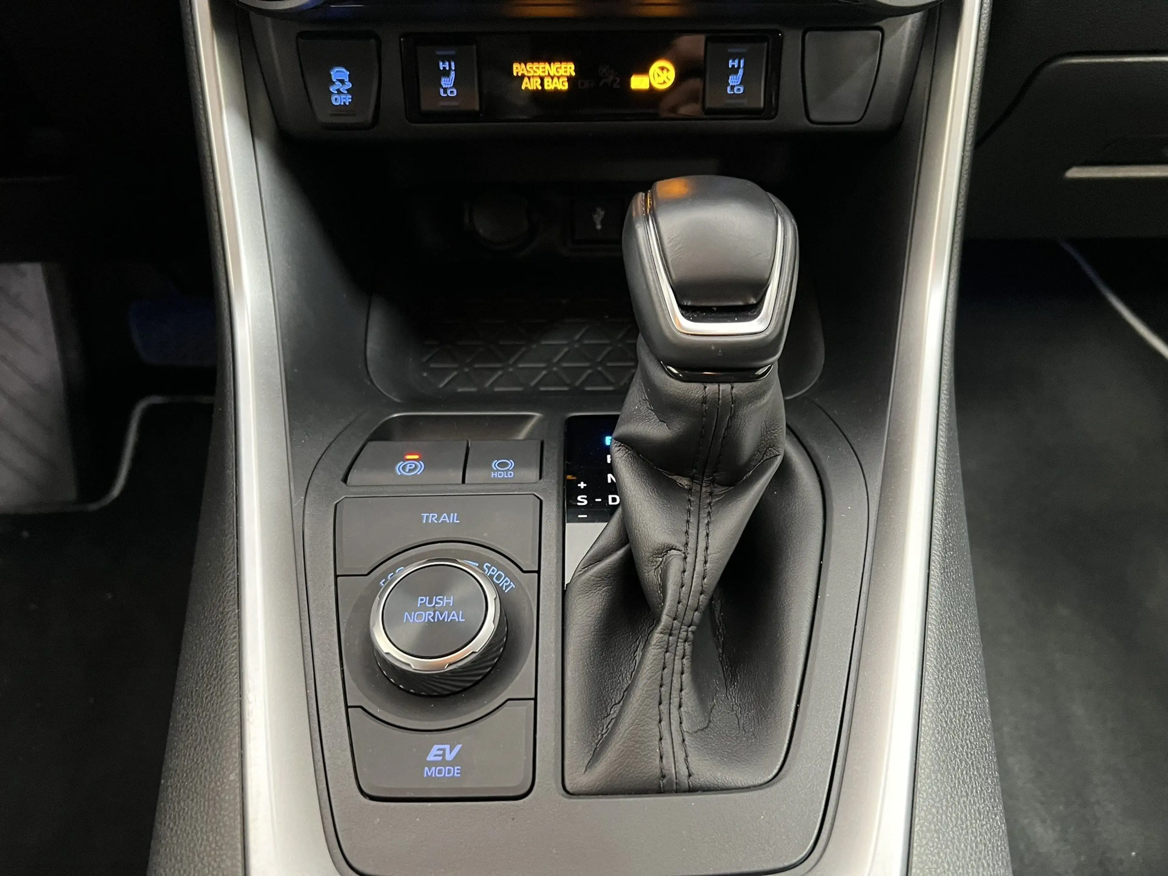 Toyota RAV 4 RAV4 2,5 Hybrid 4x4 Active + Winterpaket — photo 10