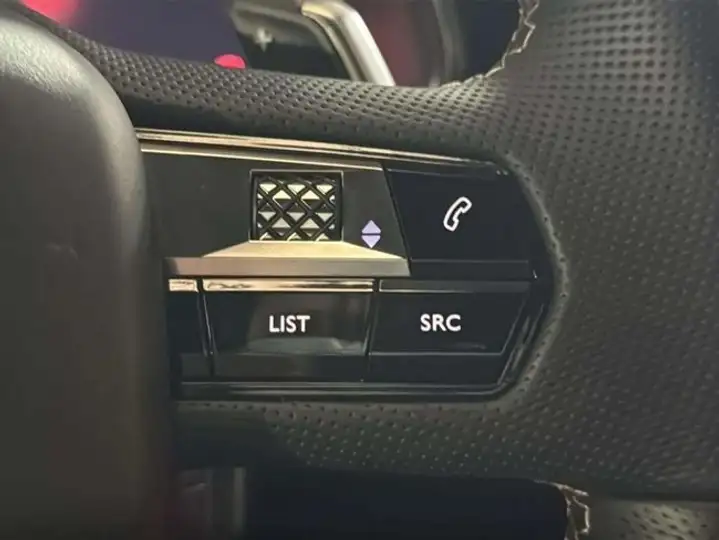 DS 7 Crossback 2023, foto 16