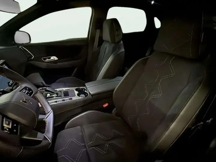 DS 7 Crossback 2023, foto 24