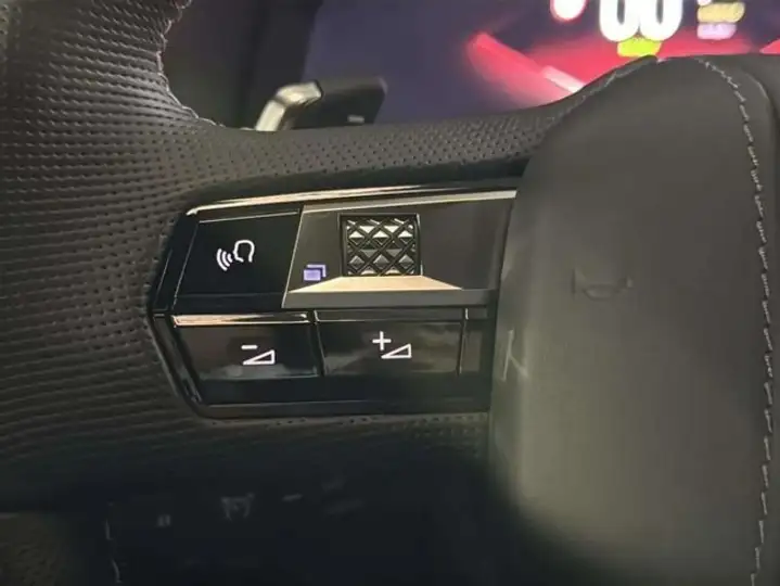 DS 7 Crossback 2023, foto 15