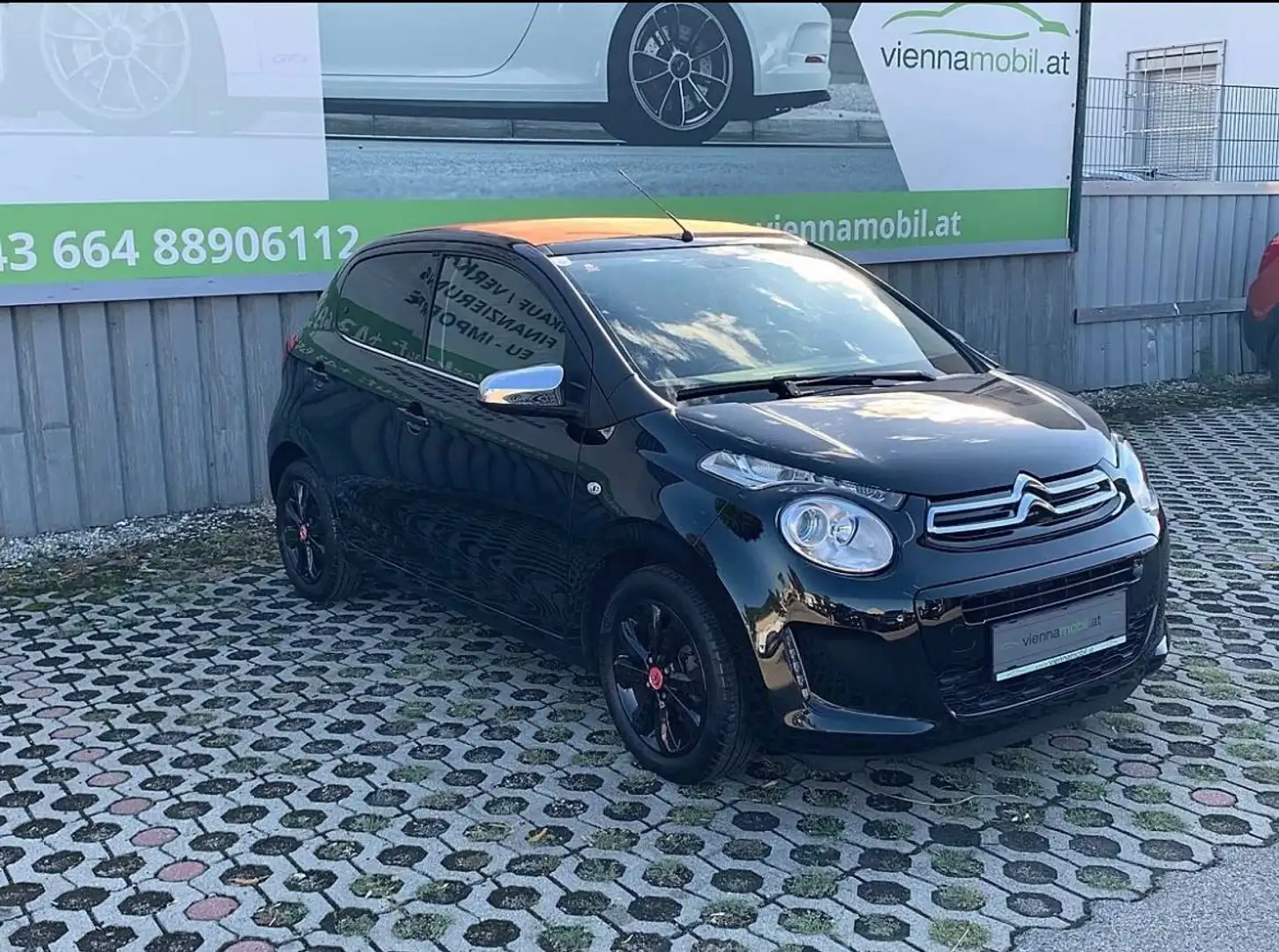 Citroen C1 Airscape VTi 72 Shine Schwarz - 1