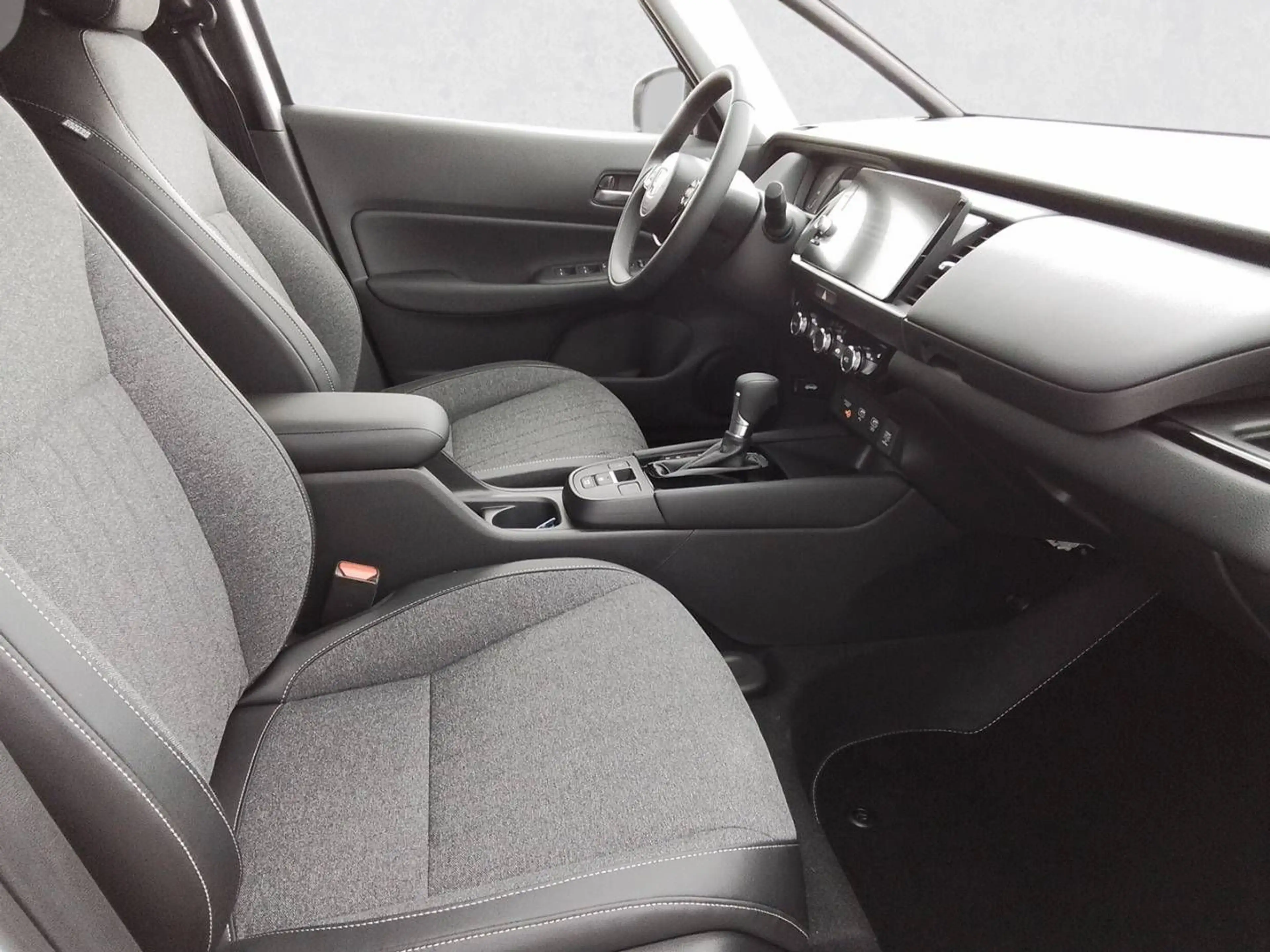 Honda Jazz Hybrid 1.5 Advance — photo 3