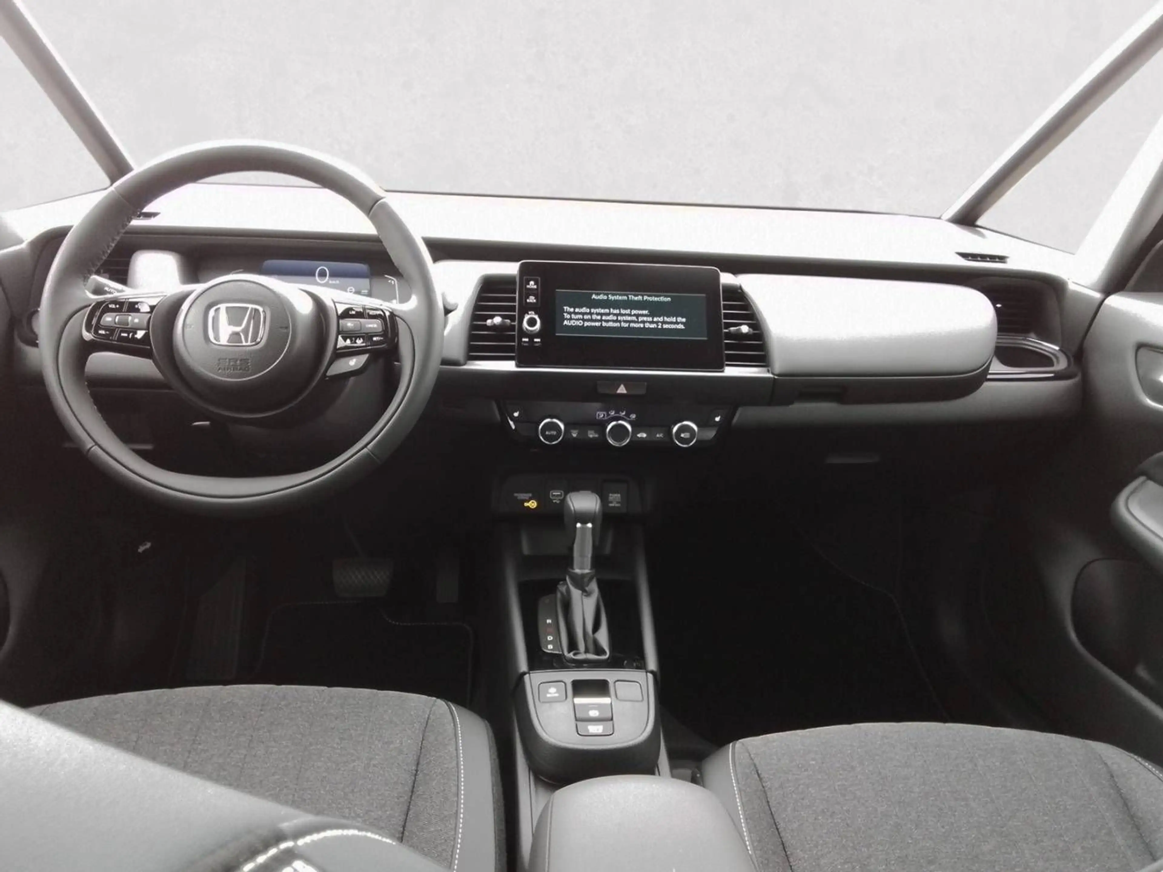 Honda Jazz Hybrid 1.5 Advance — photo 4