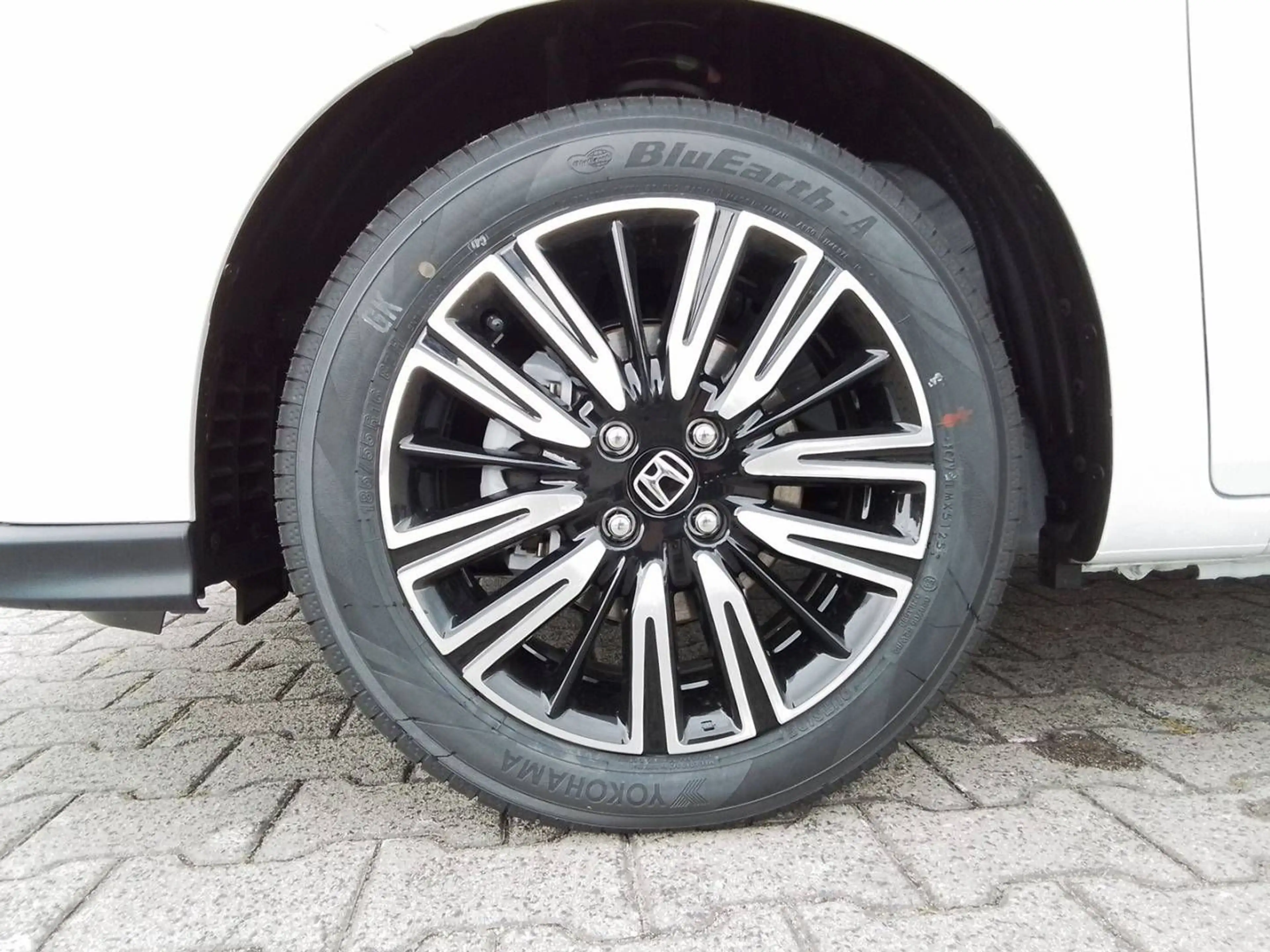 Honda Jazz Hybrid 1.5 Advance — photo 6