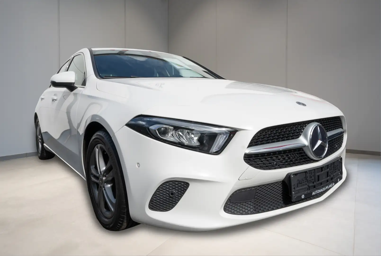 Mercedes-Benz A 180 A180 1.3 136 6-GANG Blanc - 2
