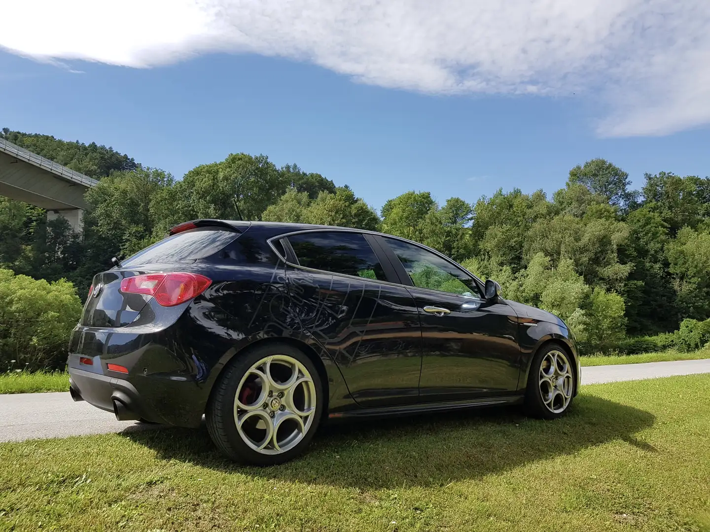 Alfa Romeo Giulietta 1750 TBi Quadrifoglio Verde Schwarz - 2