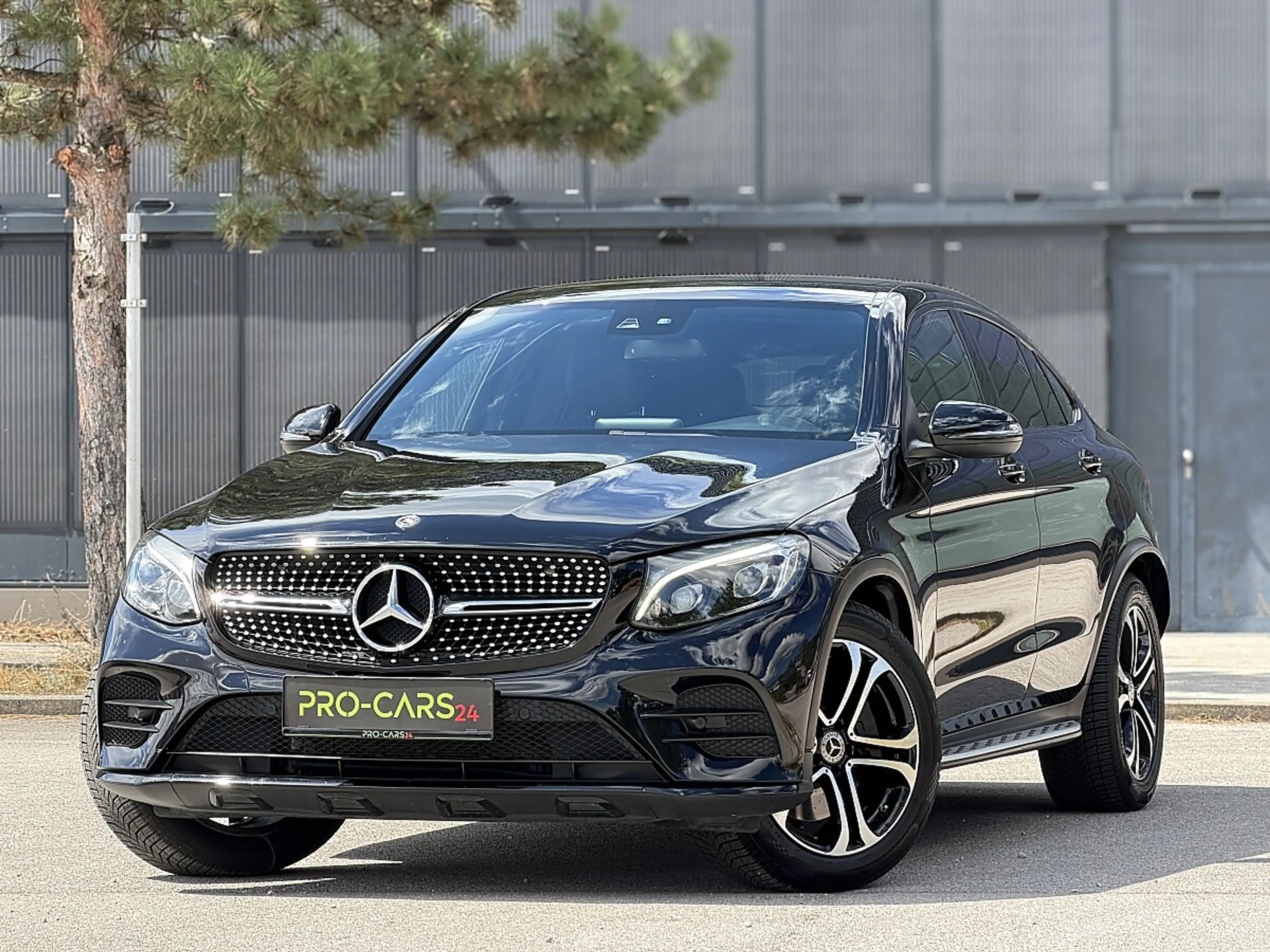 Mercedes-Benz GLC 350 e PHEV Coupé 4Matic // AMG-Line — photo 10