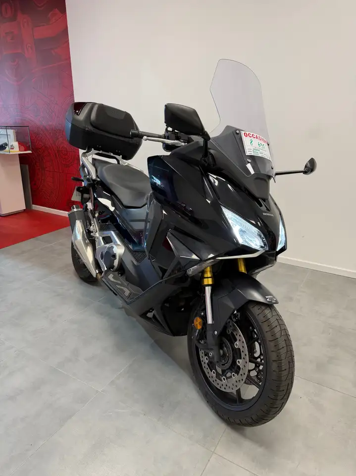 Honda Forza 750