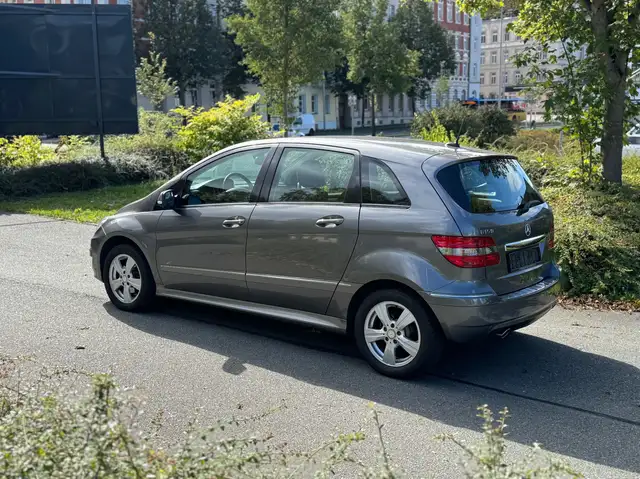 Mercedes-Benz B-Class view 10