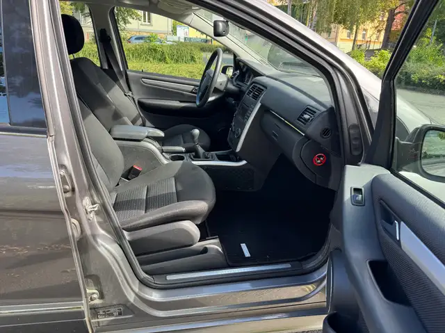Mercedes-Benz B-Class view 11