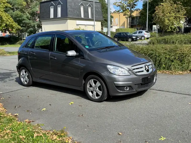Mercedes-Benz B-Class view 5