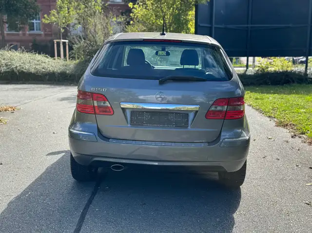 Mercedes-Benz B-Class view 8