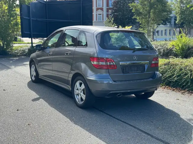 Mercedes-Benz B-Class view 9