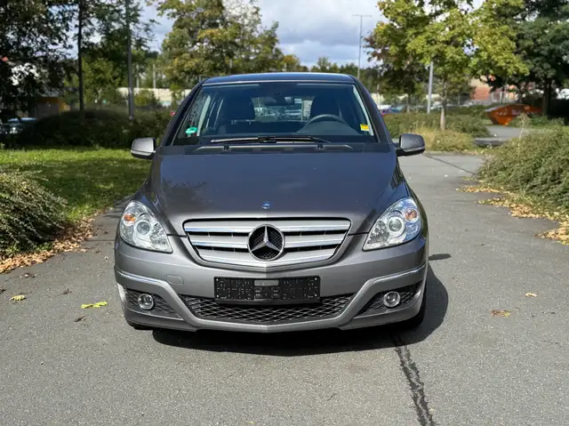 Mercedes-Benz B-Class view 4