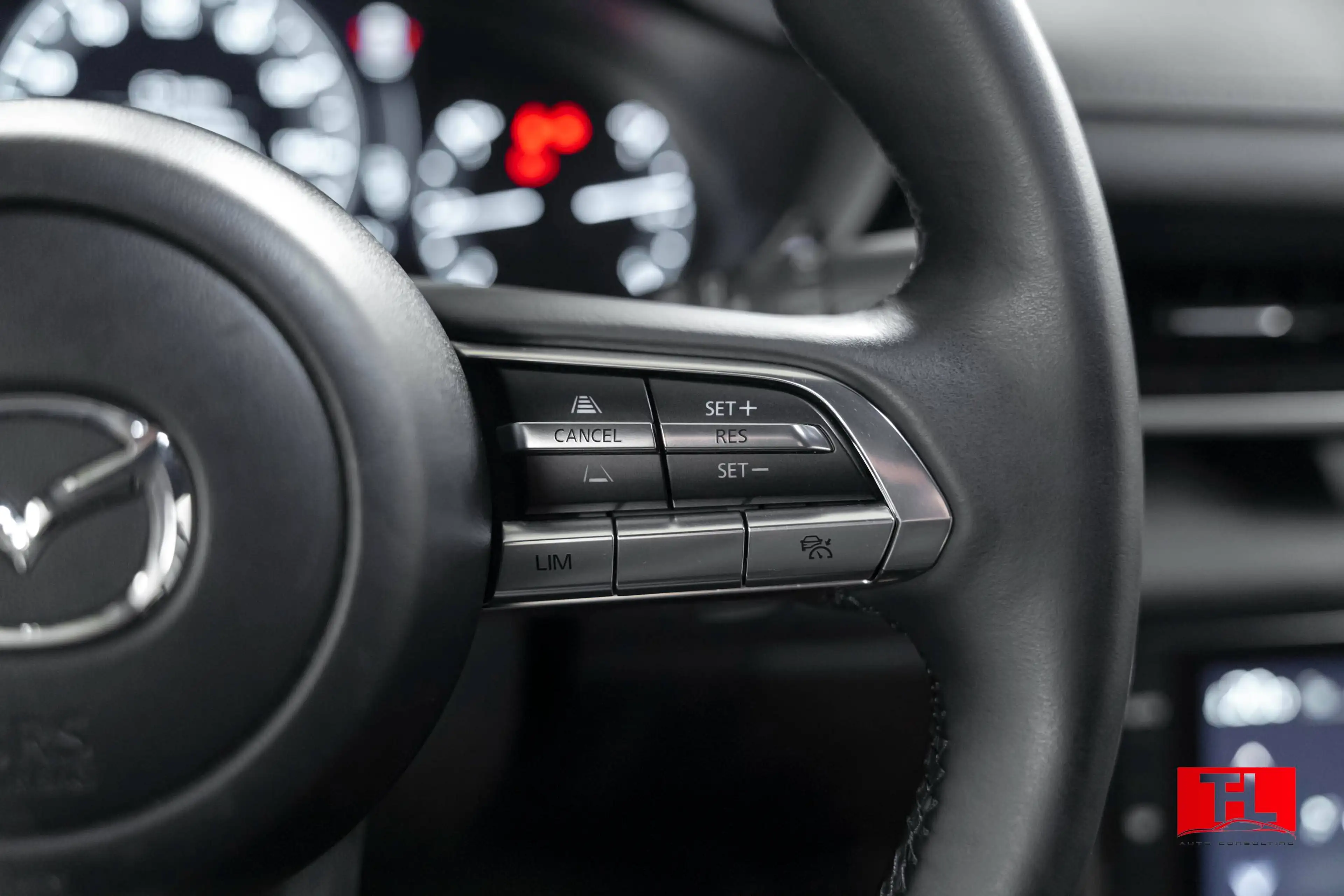 Mazda MX-30 MX-30 17.8 kWh e-SKYACTIV R-EV Edition R (125kW) — photo 11
