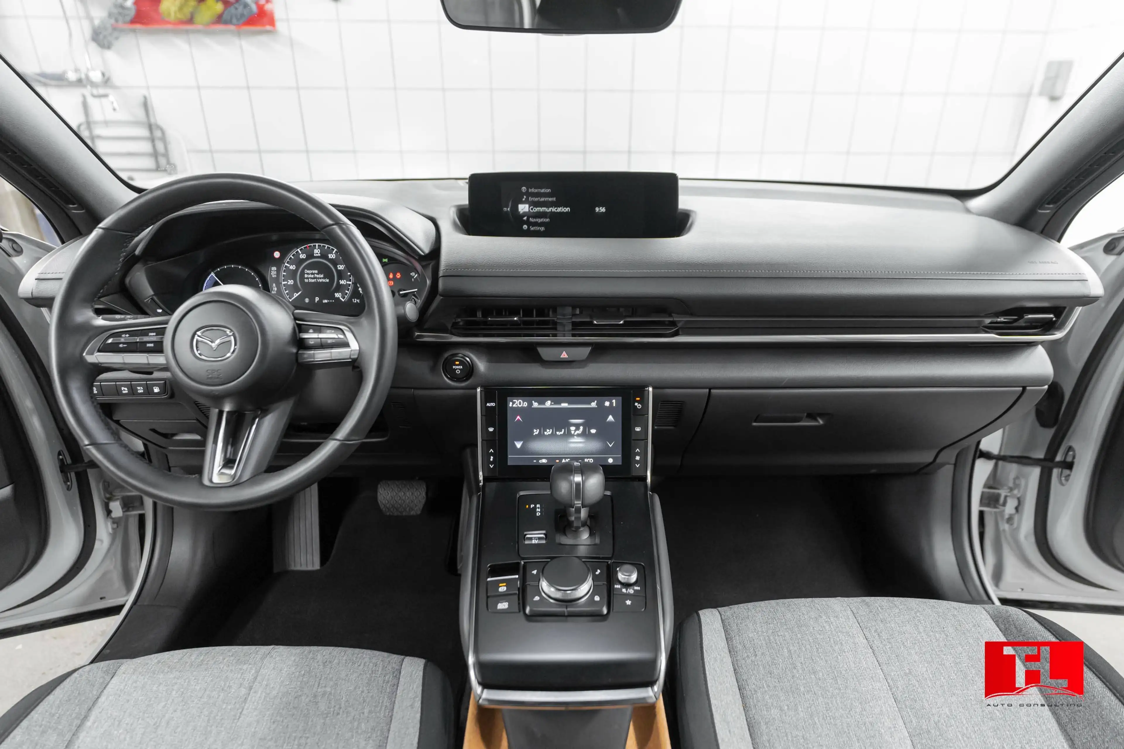 Mazda MX-30 MX-30 17.8 kWh e-SKYACTIV R-EV Edition R (125kW) — photo 8