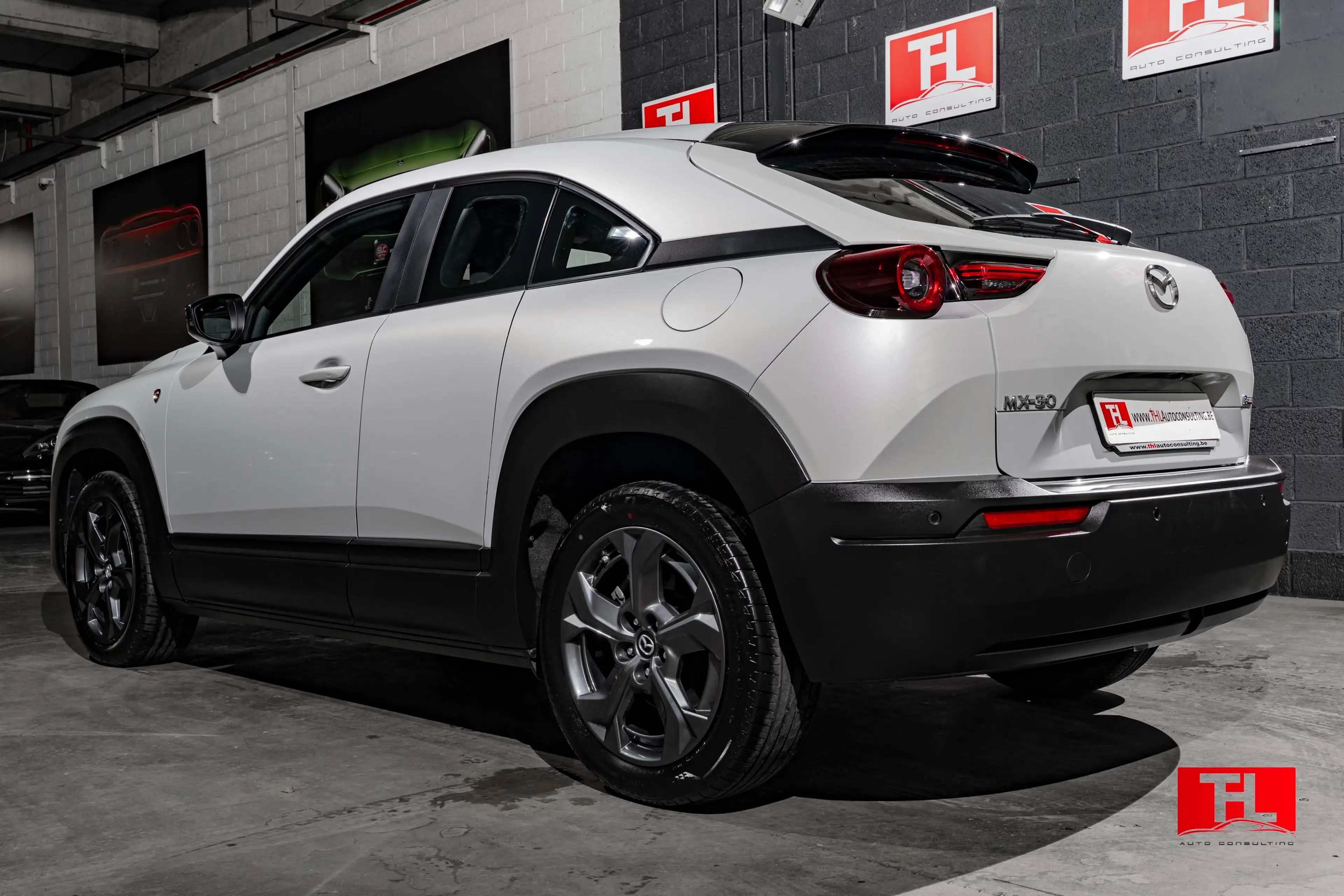 Mazda MX-30 MX-30 17.8 kWh e-SKYACTIV R-EV Edition R (125kW) — photo 3