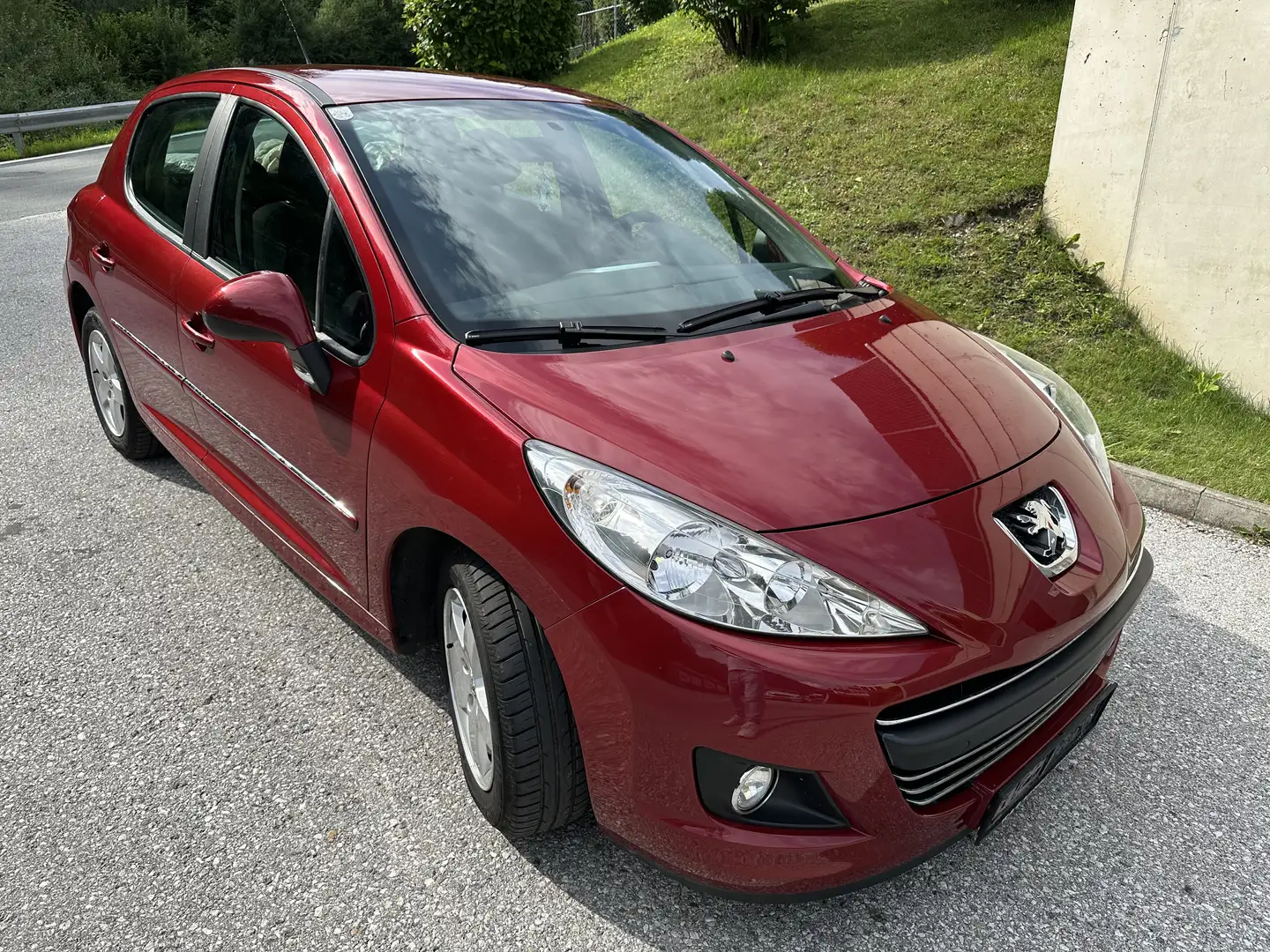 Peugeot 207 75 Millesim 200 - 1