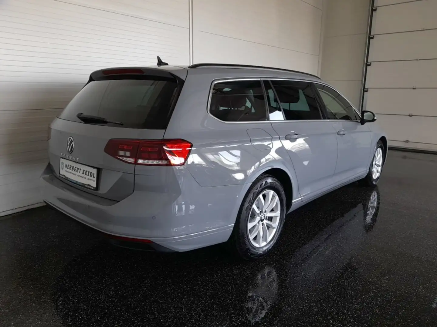 Volkswagen Passat Variant BUSINESS 2,0 TDI DSG *VOLL-LED / NAVI / KAMERA / ACC / SPORT MASSAGESITZ / VERKEHRSZEICHENASSIST* Grau - 2