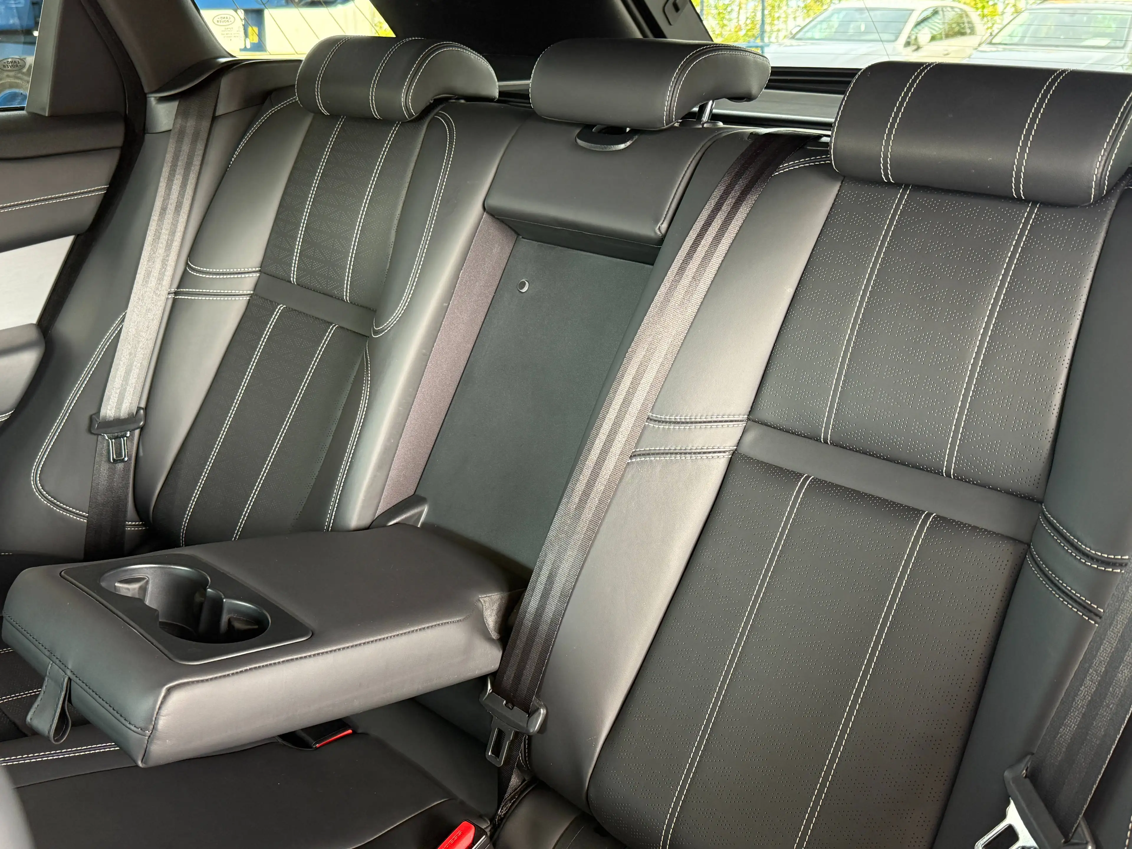 Land Rover Range Rover Velar 3.0 V6 R-Dynamic HSE | LUFTFEDERUNG | PANORAMA | 22" | BLACK DESIGN — photo 14