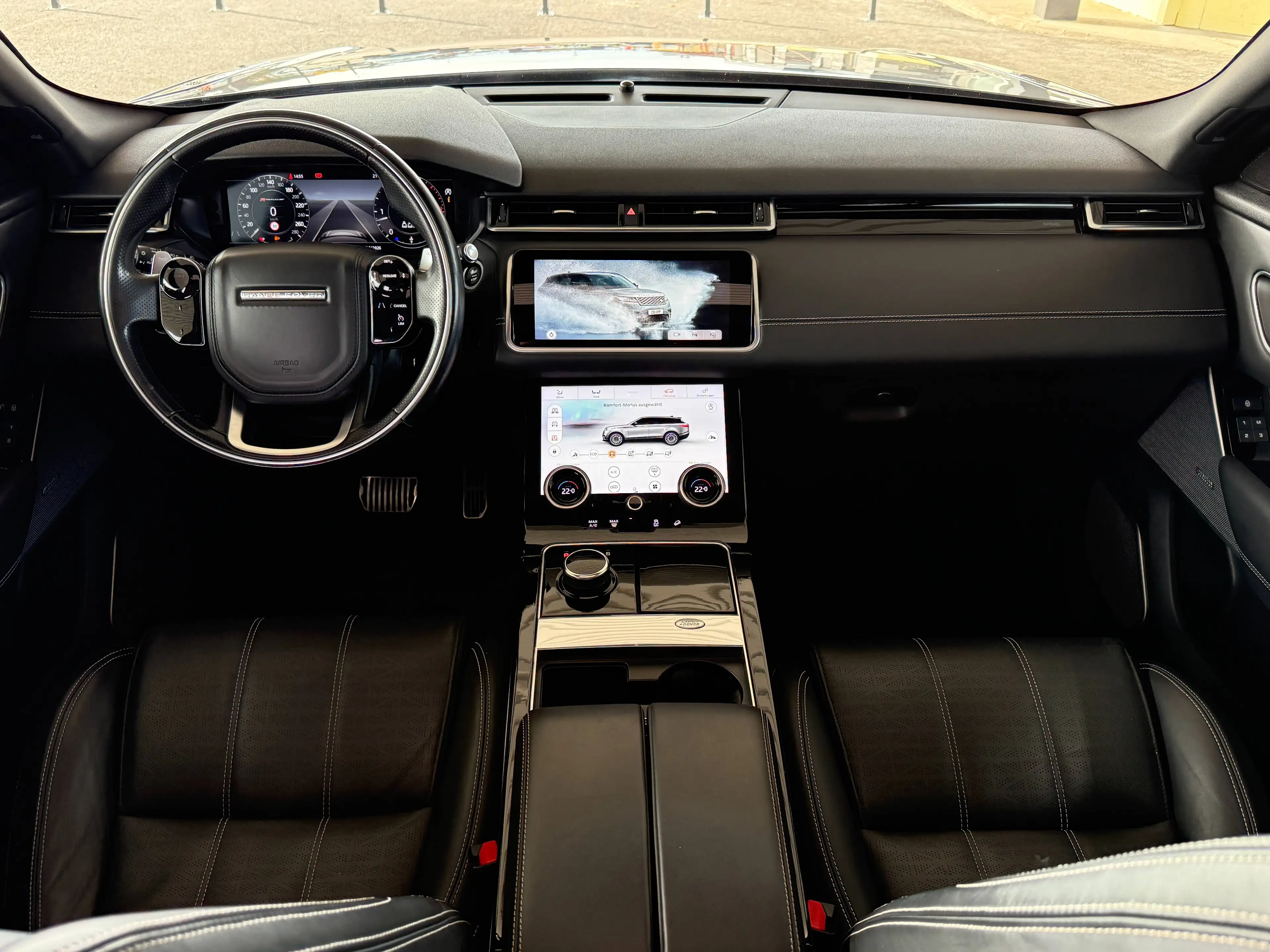 Land Rover Range Rover Velar 3.0 V6 R-Dynamic HSE | LUFTFEDERUNG | PANORAMA | 22" | BLACK DESIGN — photo 10
