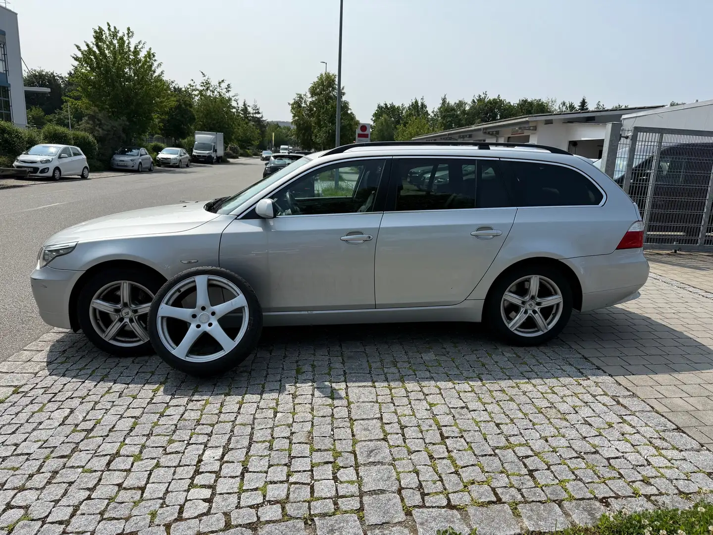 BMW 530 530i xDrive - TÜV 11.2025. - AHK - Leder - Gri - 1
