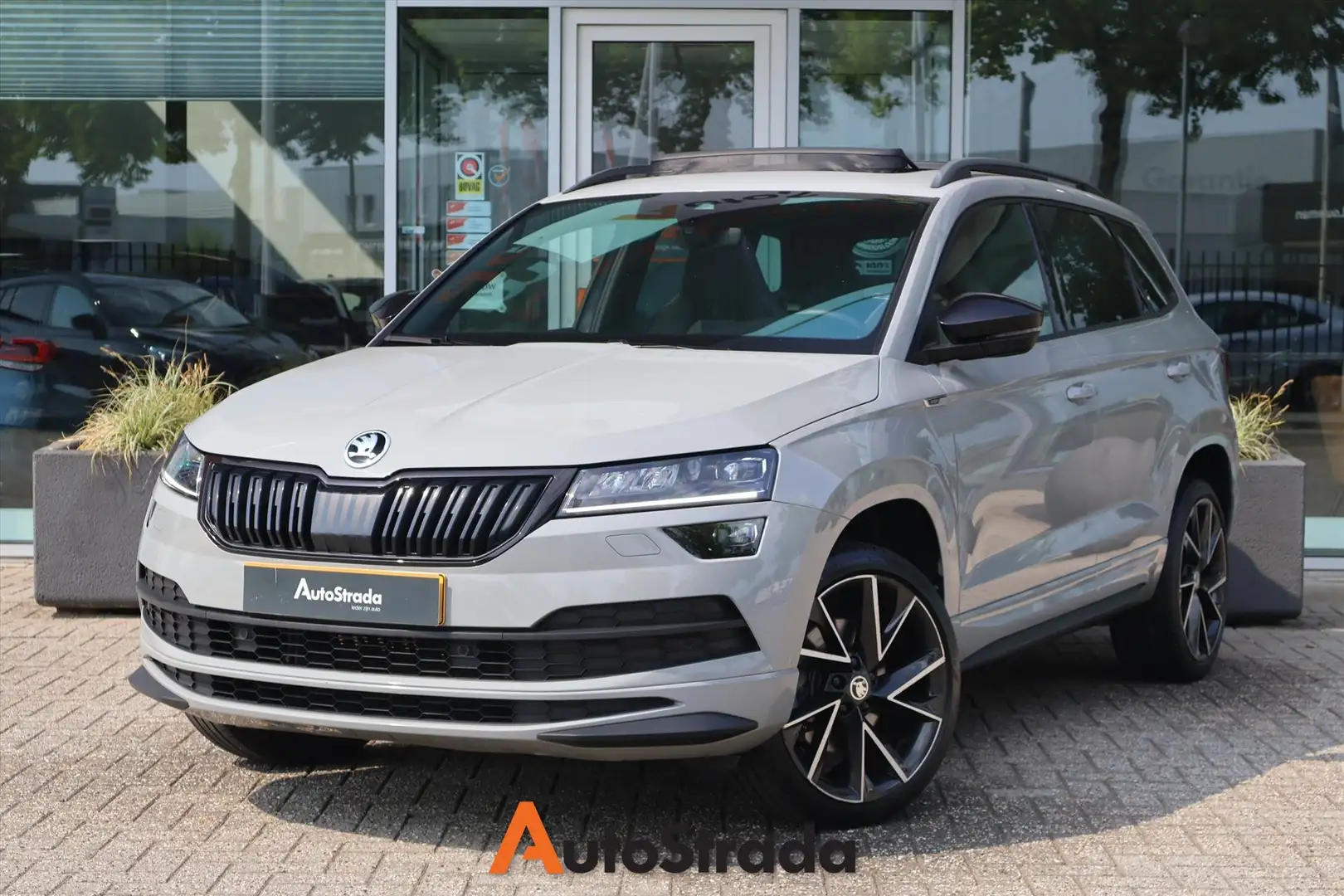 Skoda Karoq 1.5 TSI ACT SportLine Business DSG 150PK I Pano I Gris - 1