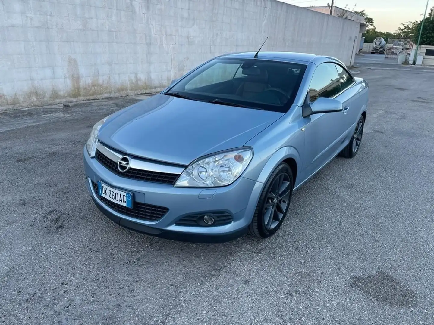 Opel Astra Twintop 1.6 turbo Cosmo 180cv 6m - 2