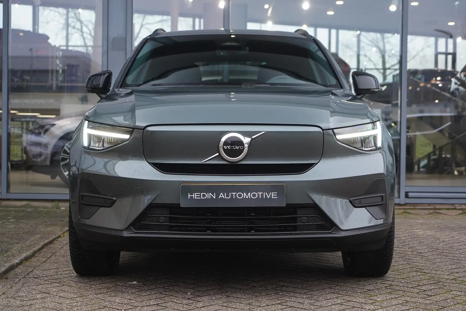 Volvo EX40 Single Motor Business Edition 70 kWh | Stoel & Stu Grün - 2