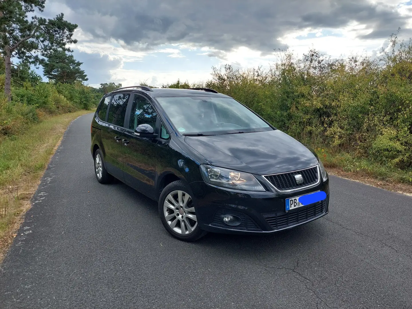 SEAT Alhambra 2.0 TDI (Ecomotive) DSG Klimaaut. Pano, Navi Schwarz - 1