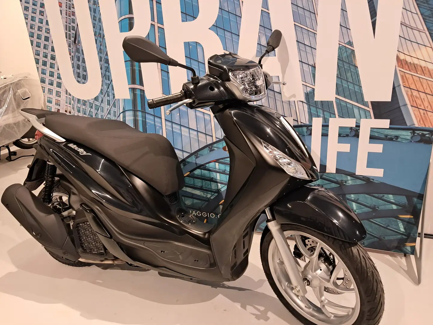Piaggio Medley 200 NEW 2025 Zwart - 2
