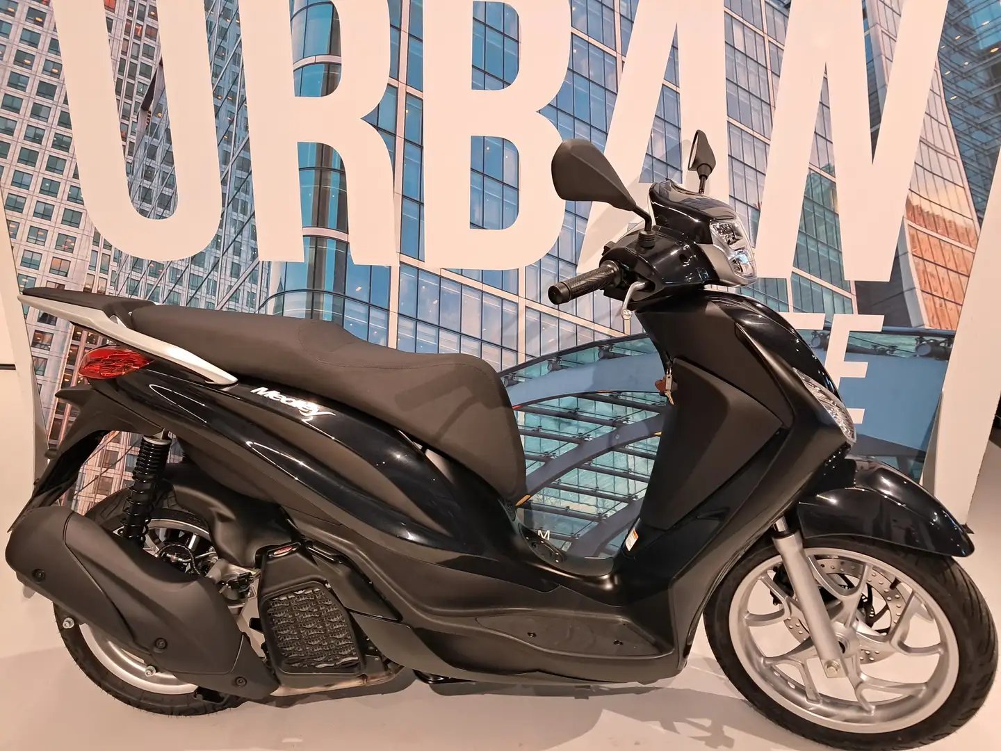 Piaggio Medley 200 NEW 2025 Zwart - 1