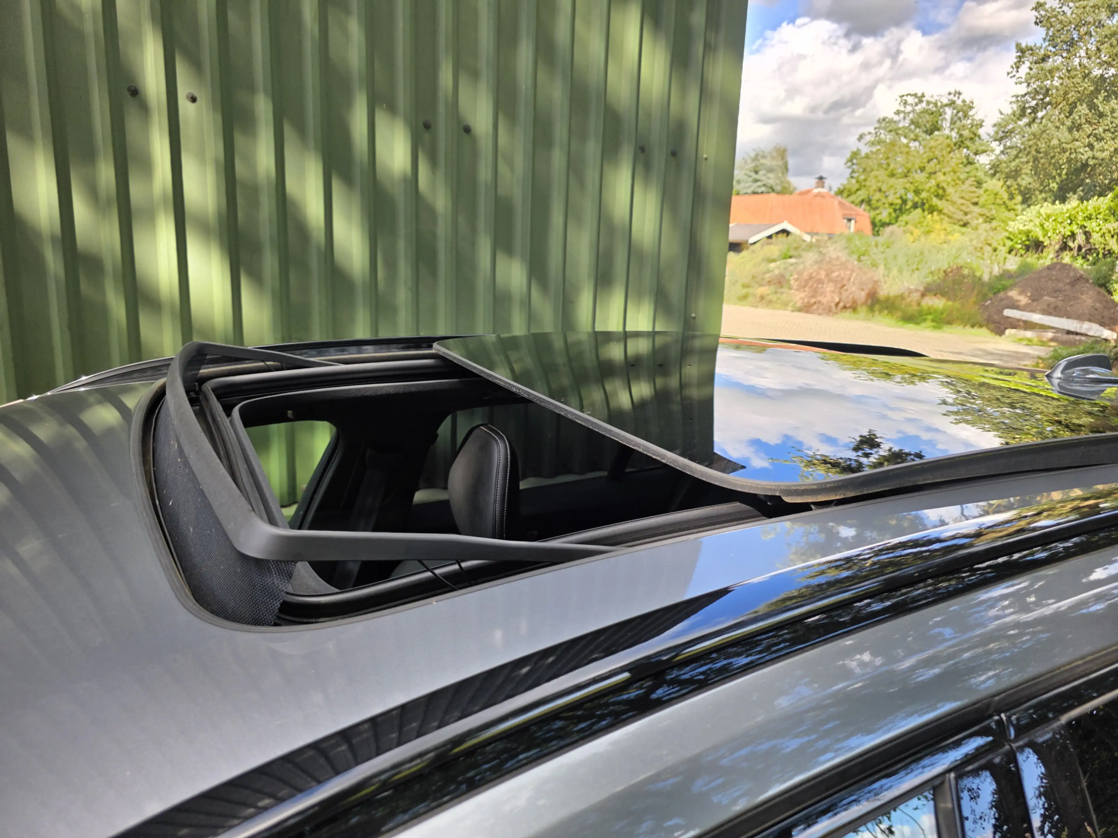 Volvo V60 2.0 T8 Twin Engine AWD R-Design — photo 14