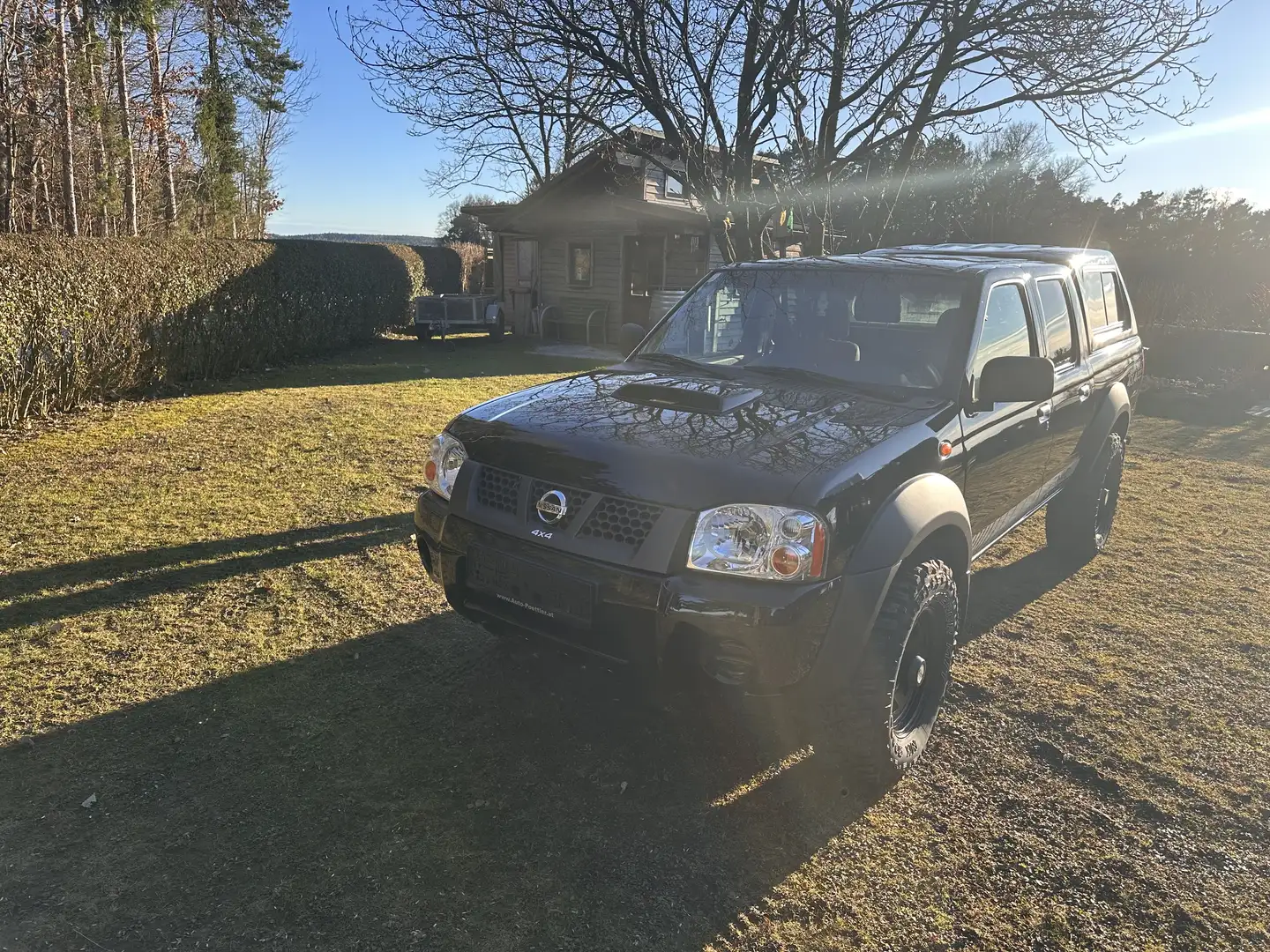 Nissan NP300 Schwarz - 2