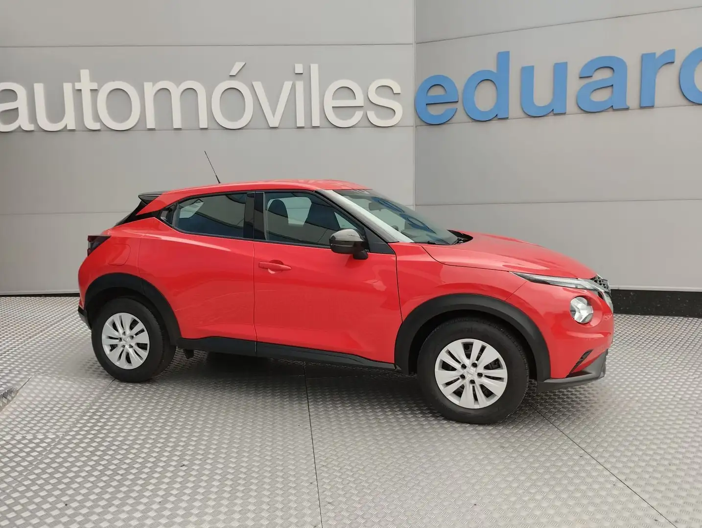 Nissan Juke 1.0 DIG-T Acenta 4x2 117 Rojo - 1